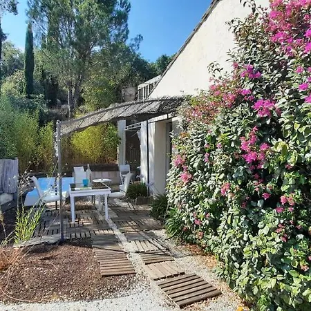 Alojamento de Acomodação e Pequeno-almoço Des Delices Grimaud