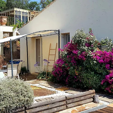 Alojamento de Acomodação e Pequeno-almoço Des Delices Grimaud
