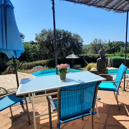 Alojamento de Acomodação e Pequeno-almoço Des Delices Grimaud