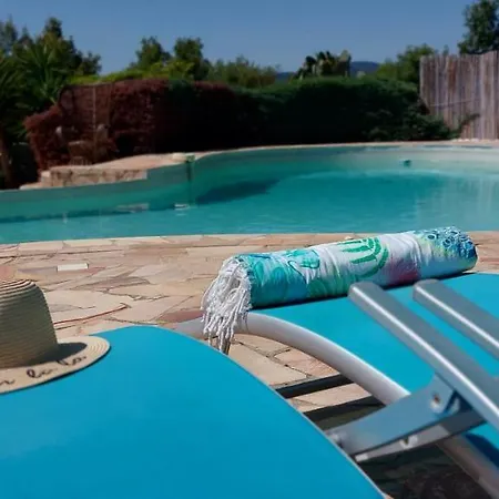 Des Delices Bed & Breakfast 3*