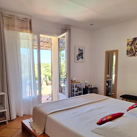 Des Delices Bed & Breakfast 4*