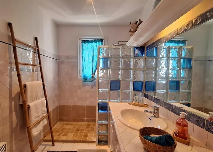 Couette-café Des Delices 3*